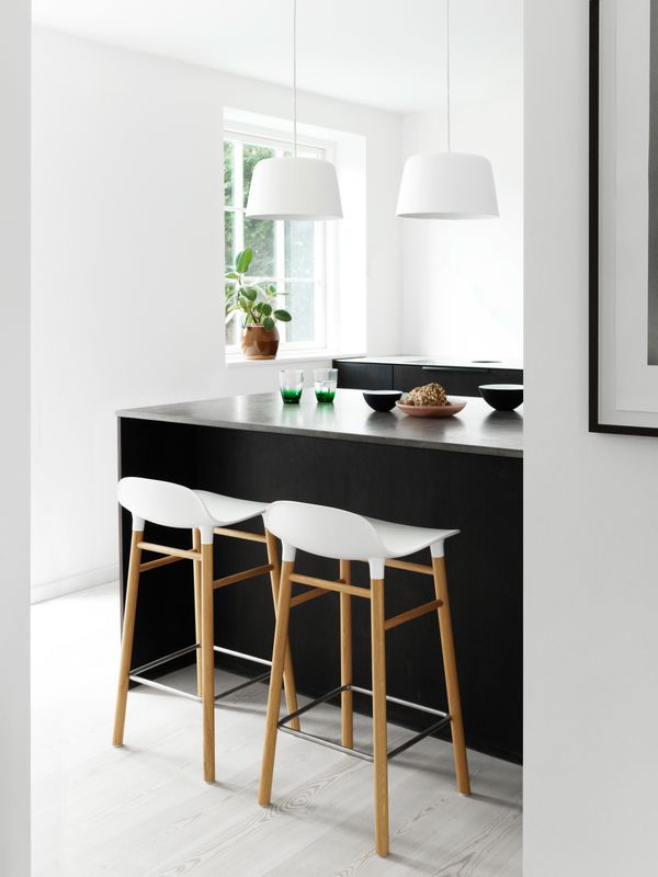 Form Barstool 65 cm Oak