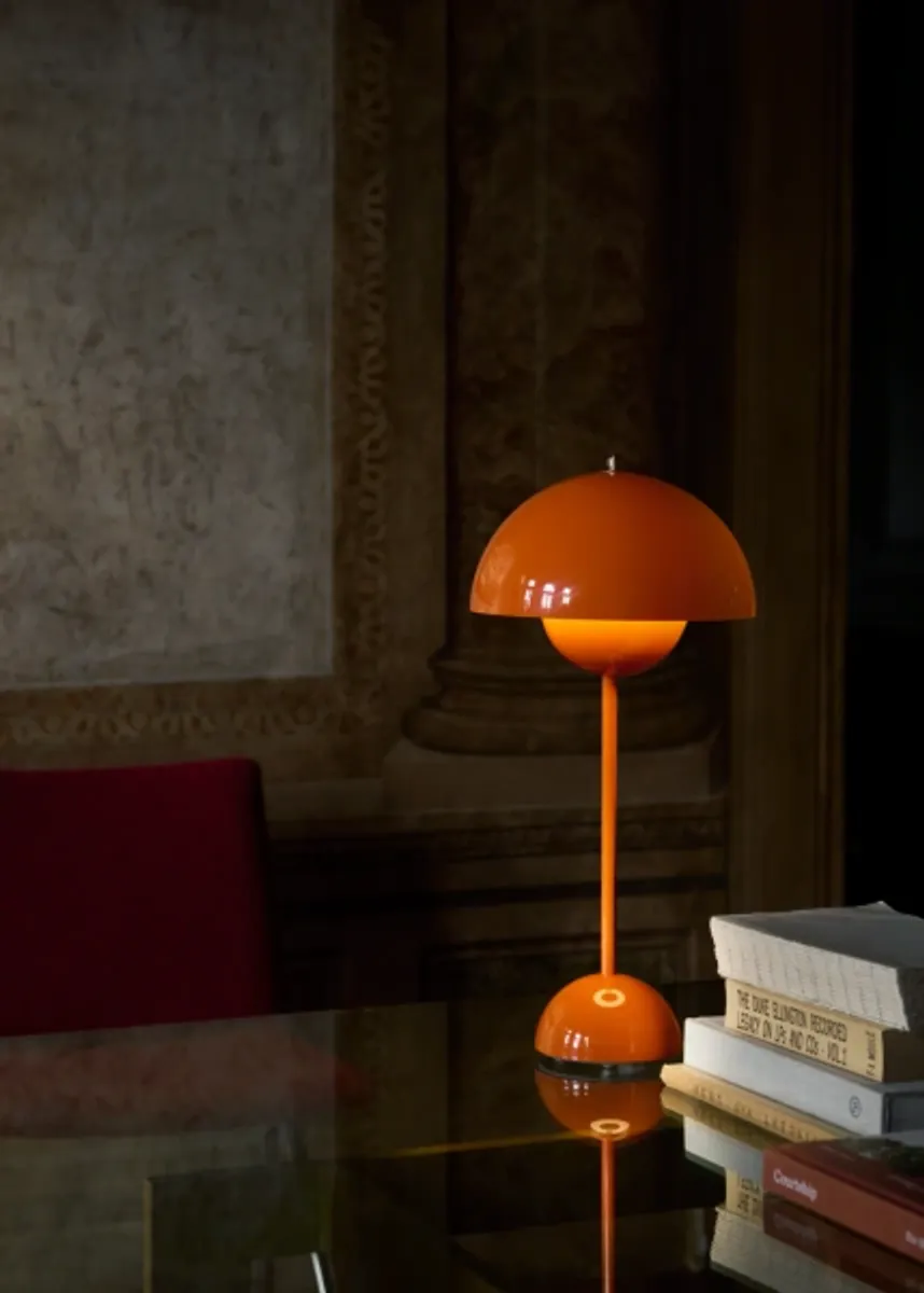 Flowerpot VP3 Verner Panton 1968 Table lamp