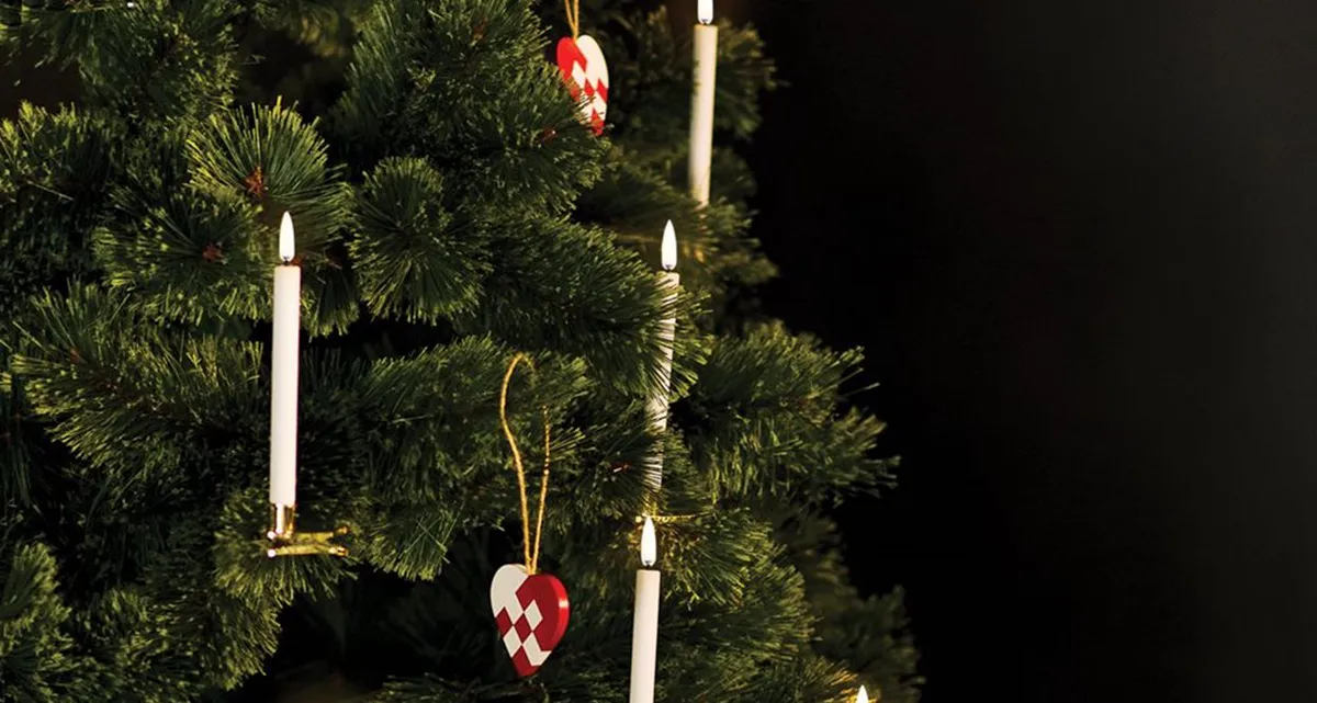 Mini taper candle w. clip White, 4-pack W1,3 x H13,8 cm