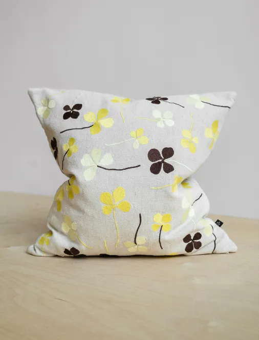 Hovedbilde Clover Embroidered Cushion Cover Yellow
