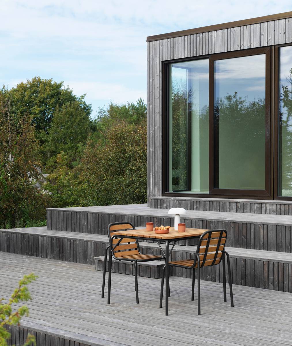 Vig Table 90 x 90 cm Robinia Wood