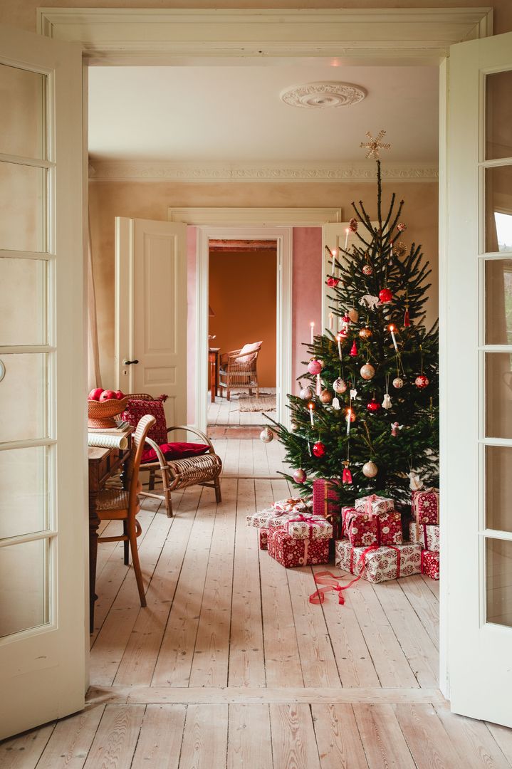 Jul hos No14 – juletre og julegaver i et lunt hjem