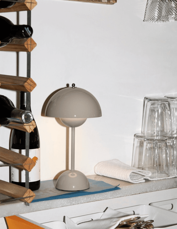 Flowerpot VP9 Verner Panton 1968 Portable lamp